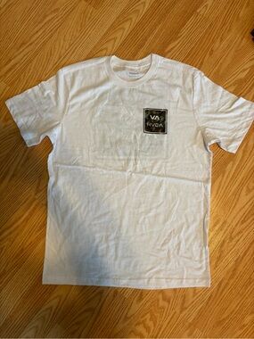 RVCA Men’s White Short-Sleeve Logo Pocket Tee camo NWOT size small